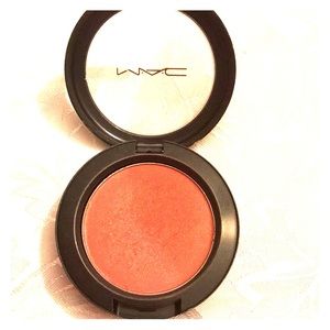 MAC Cosmetics Blush- Ambering Rose